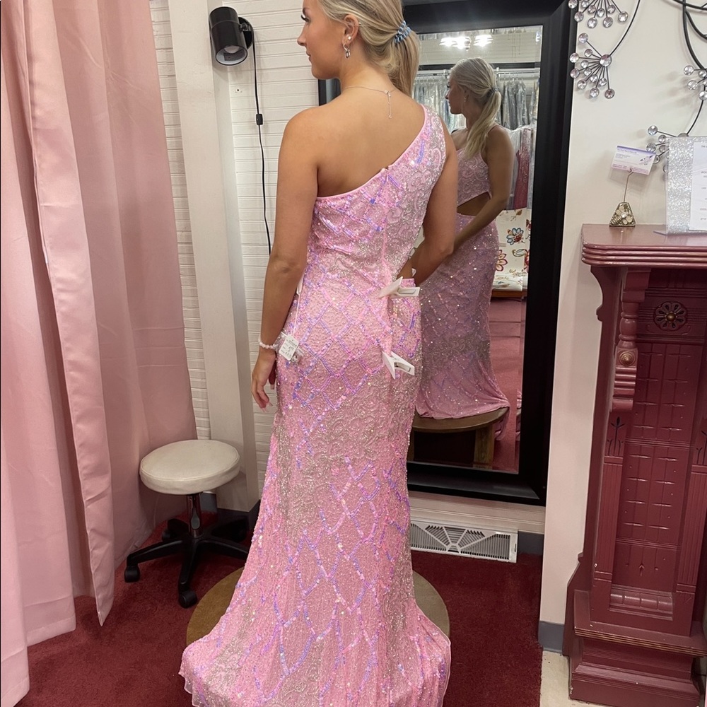 PROM DRESS⭐️⭐️⭐️⭐️ - Picture 2 of 2